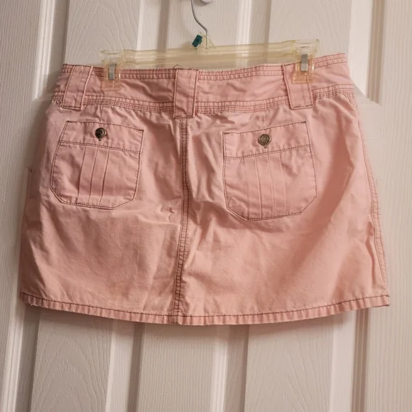 American Eagle Outfitters Woman's Skirt Size 8 Pink 4 Pockets Light Used 1 time - Picture 2 of 10